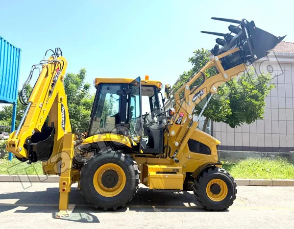 Massive 3CX Side Shift Backhoe Loader In Guyana